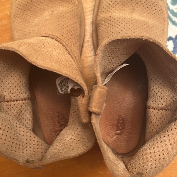 Ugg boots - Picture 3 of 4